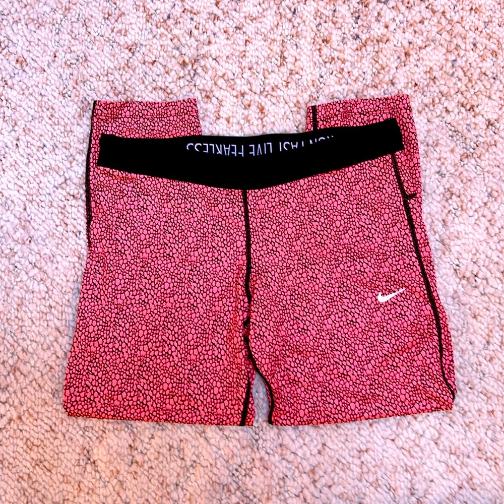 Nike Dri Fit Size Large Women’s Coral & Black Leggings.